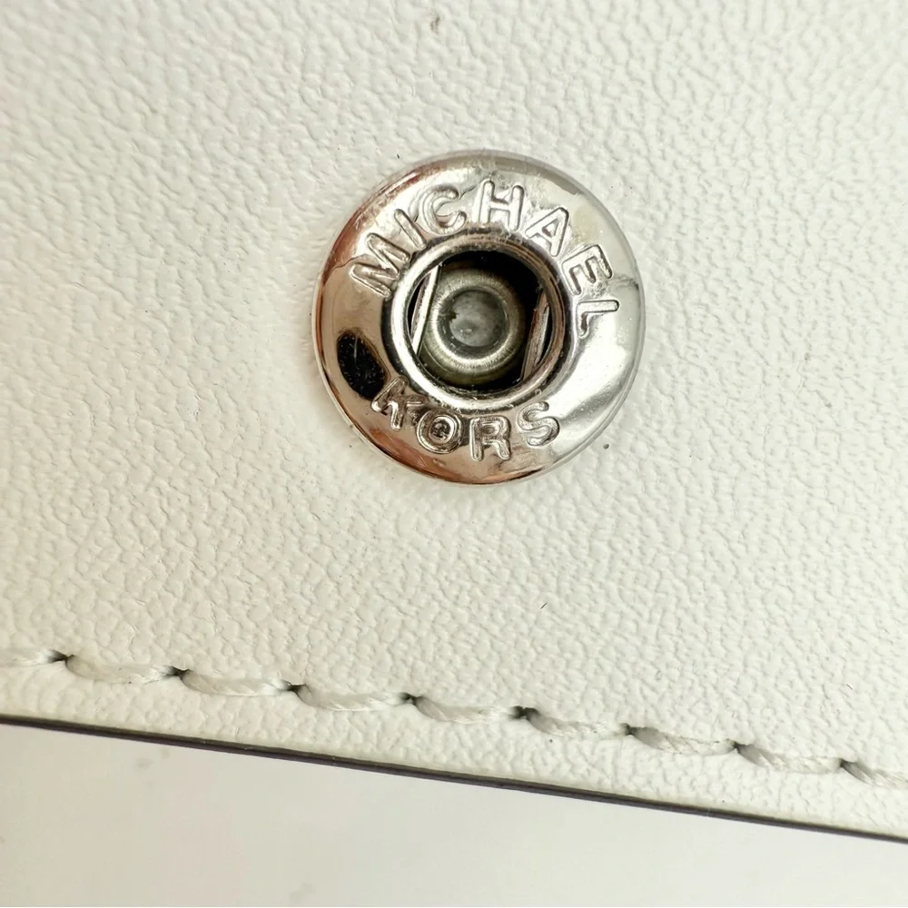 Michael Kors Carson Small Pebbled Leather Wallet - Picture 7 of 7